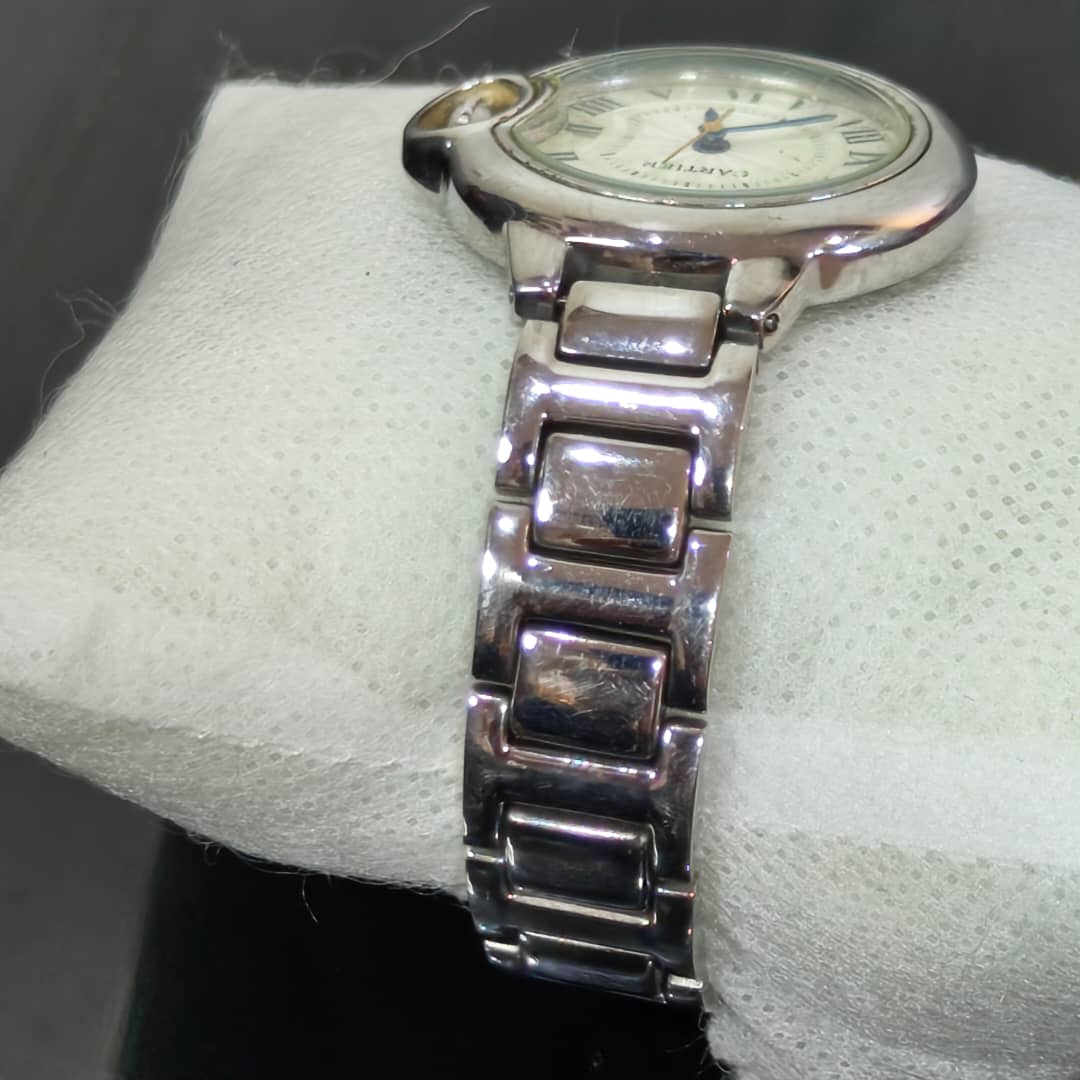 Montre cartier femme quartz/مليون ومتين
سعر 12000