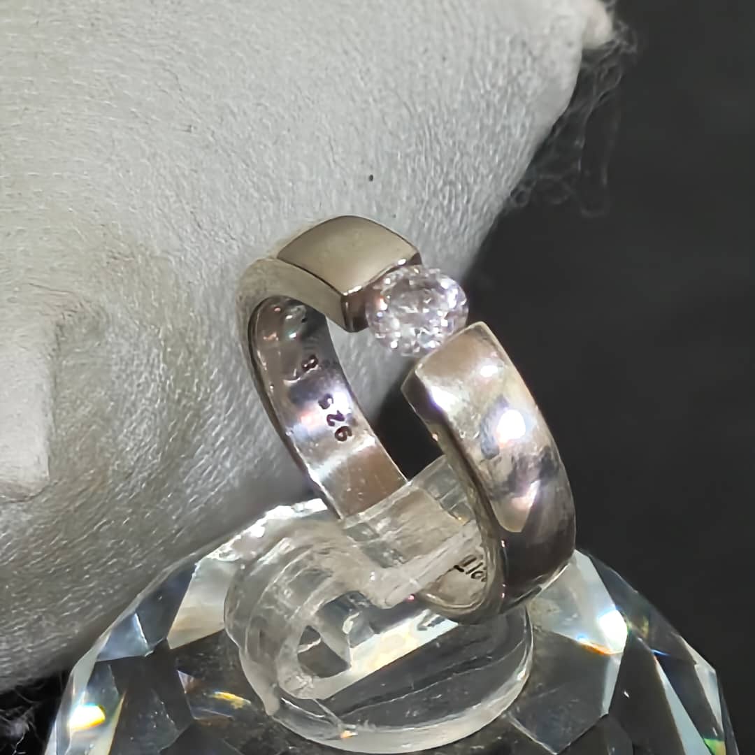 Bague esprit argent femme original 
Prix 10000