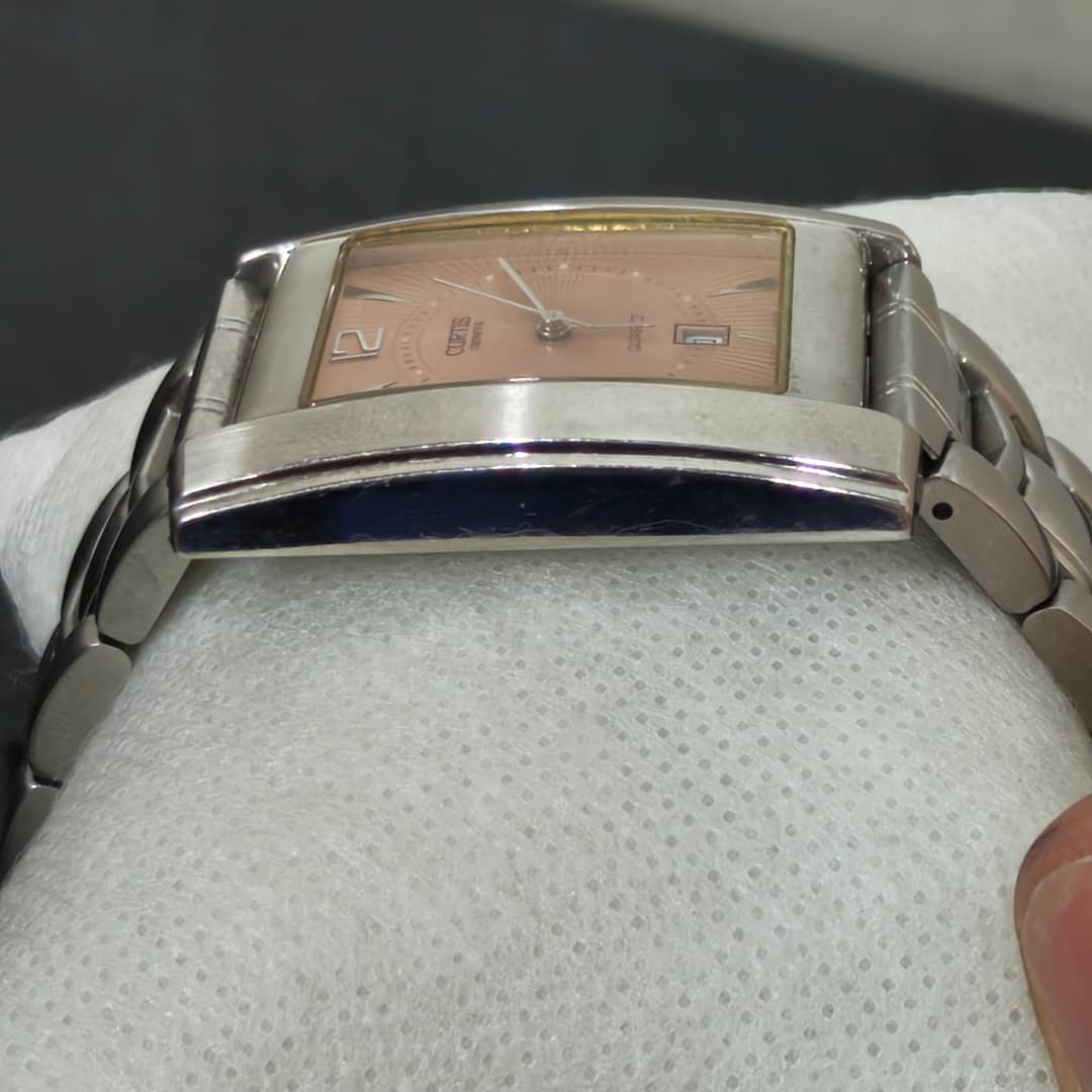 Montre curtis Genève quartz original مليون وست مئة الف
40mm
Prix 16000