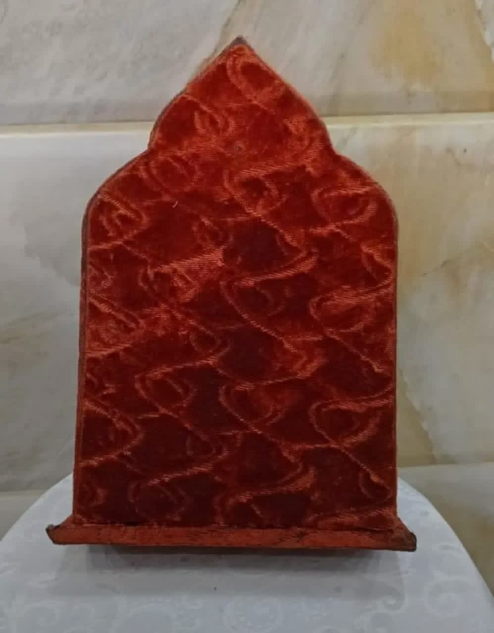 صندوق مصحف ومسابح عتيق