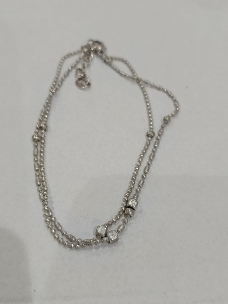 سوار نسائي فضة
