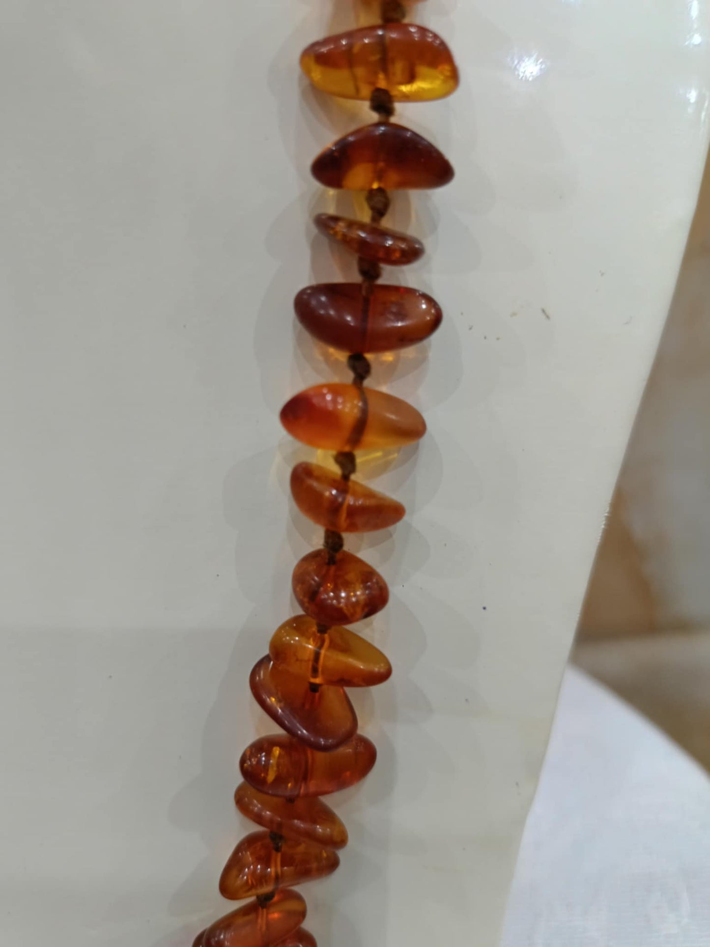 عقد كهرمان عطر طوله 25cm