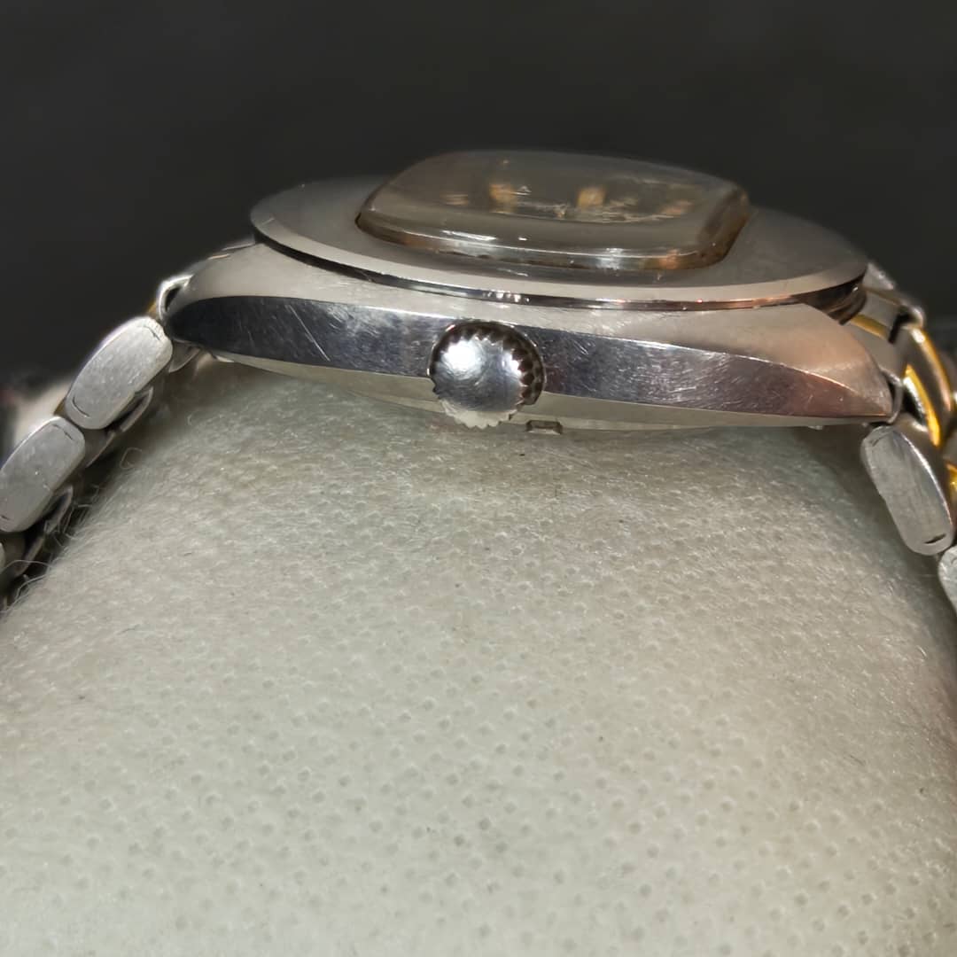 Montre duward automatique original 
38mm
Prix 25000