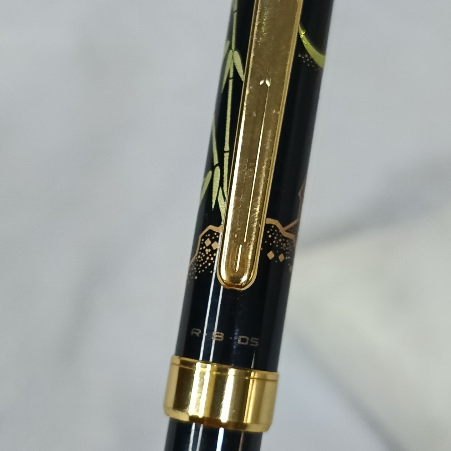 Stylo pilot japanرسومات ذهب