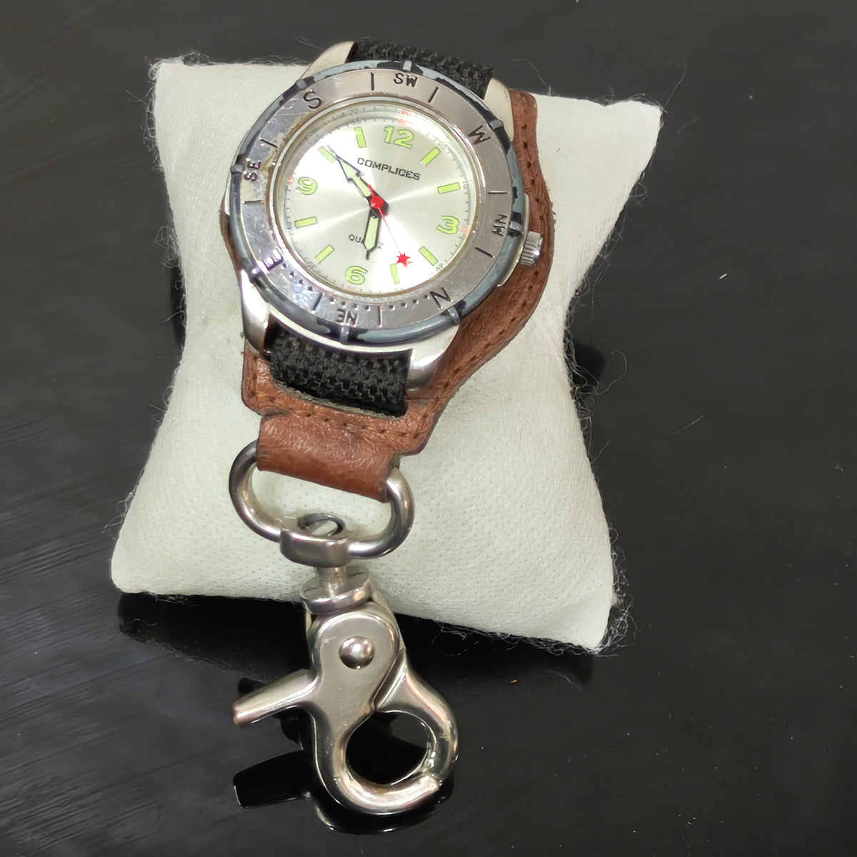 Montre port clé Quartz original 
40mm