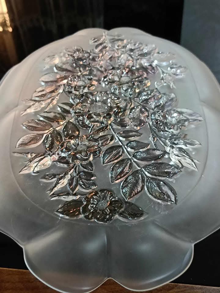 طبق من زجاج كرستال مزخرف
30cm/25cm