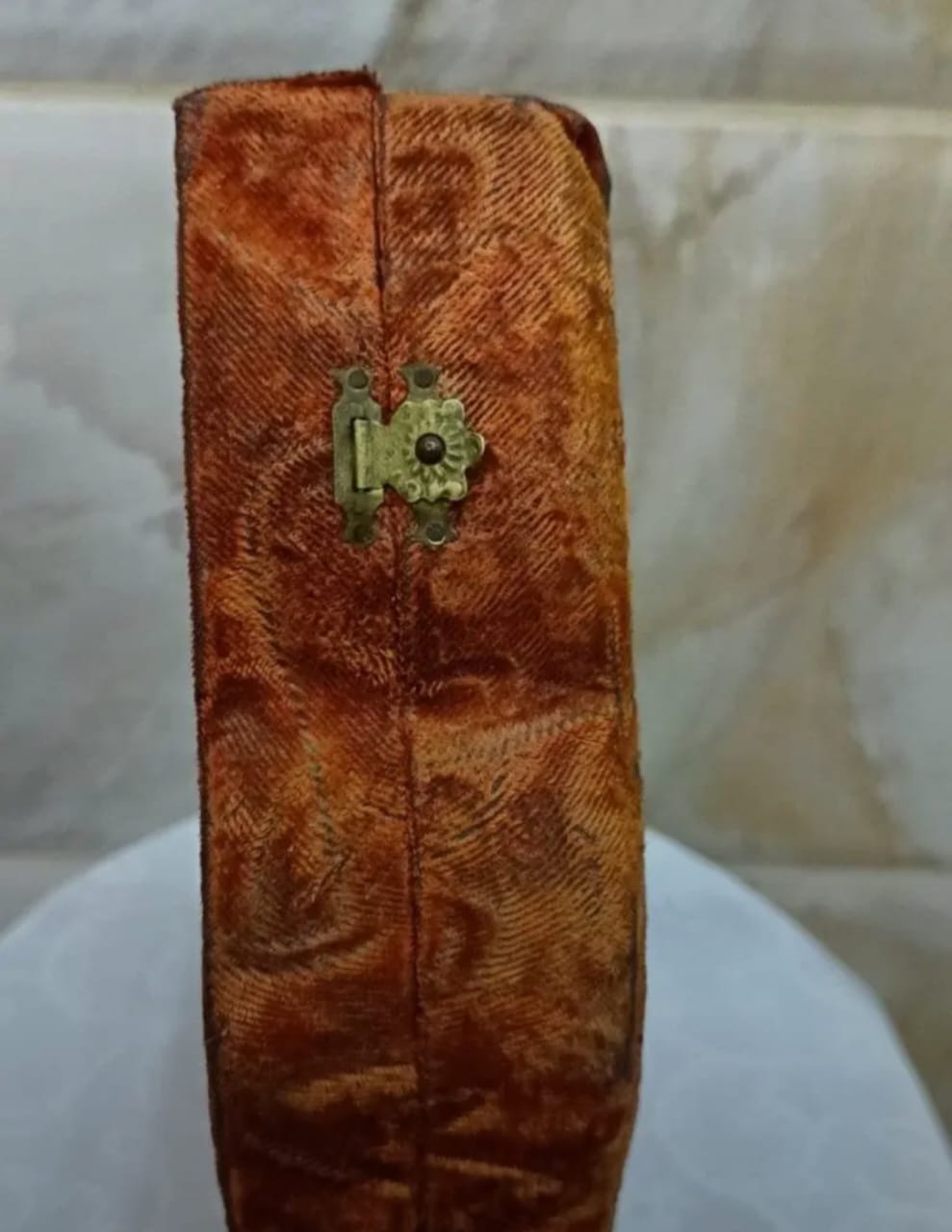 صندوق مصحف ومسابح عتيق