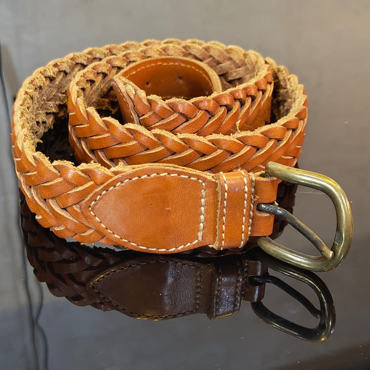 Ceinture en cuir original 92cm
السعر( 550 ألف )