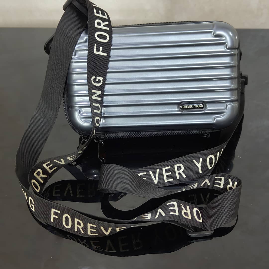 Sac forever Young femme original 
17/10cm
Prix 5500
