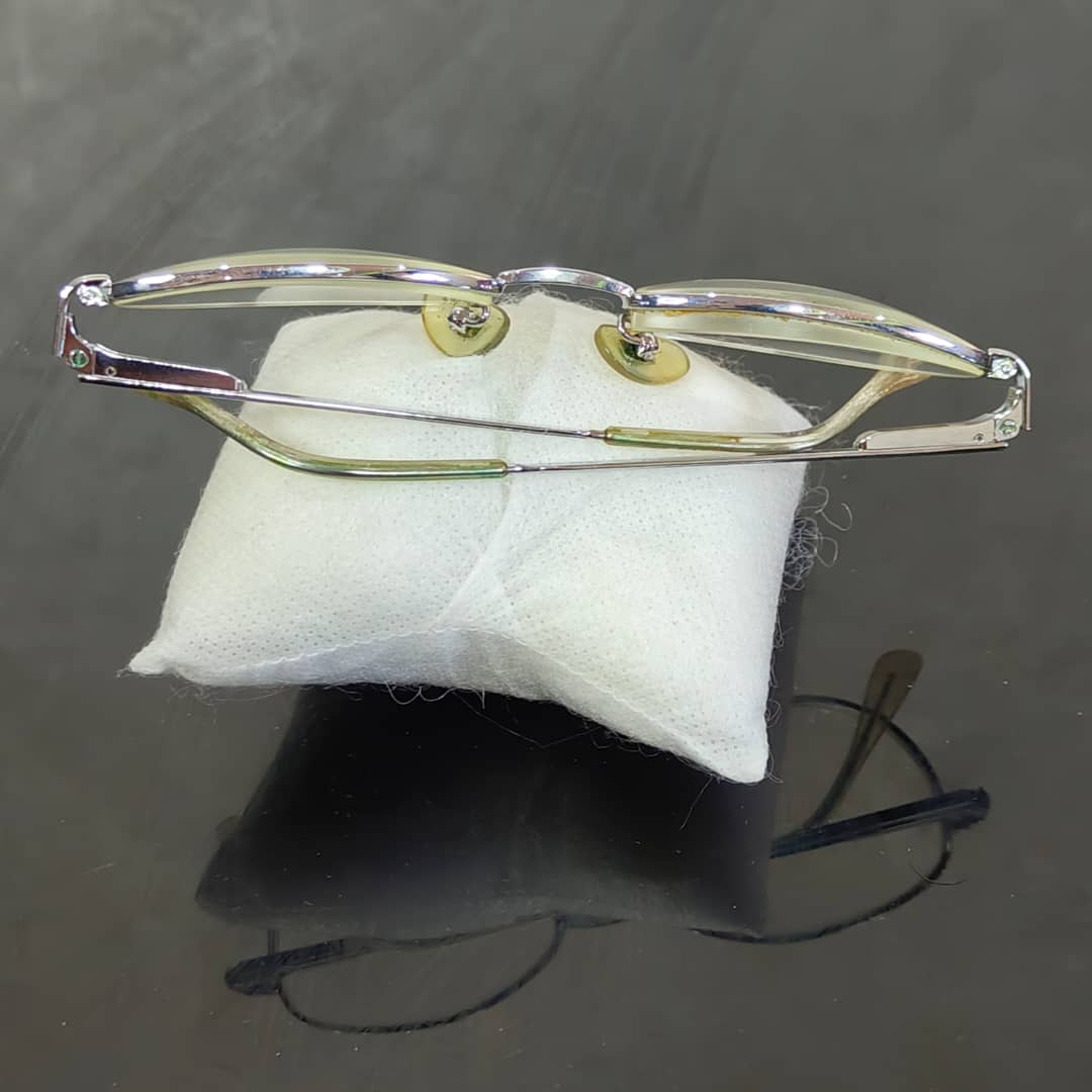 Cadre du lunette femme original 
50/17
Prix 5500