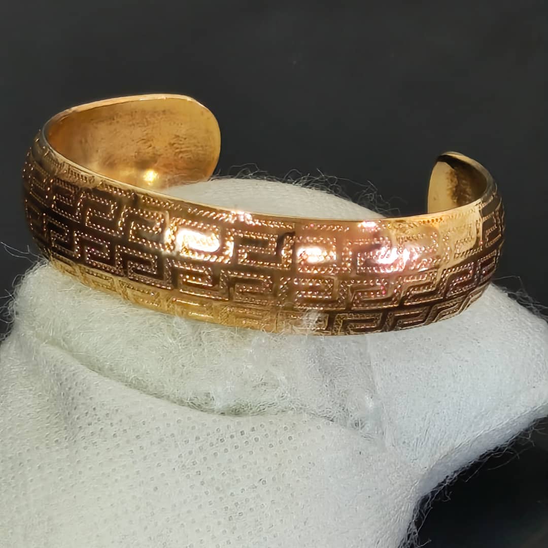 سوار بلاكي فرنسي 
قطر 6 cm
Prix 4500