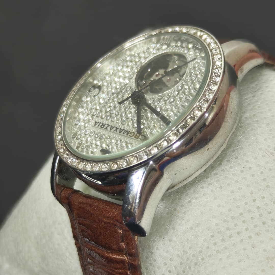 Montre bcbgmaxazria automatique femme original مليون وسبعية 
17000