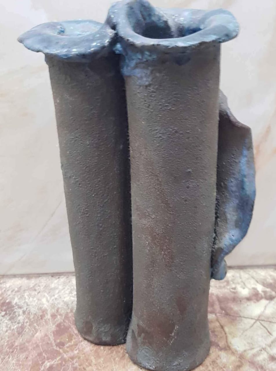 Ancien vase signé Acier 22cm