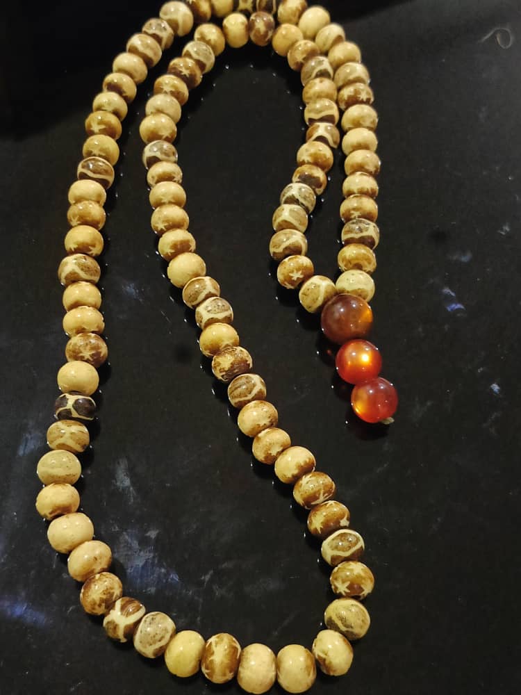 عقد تحفة