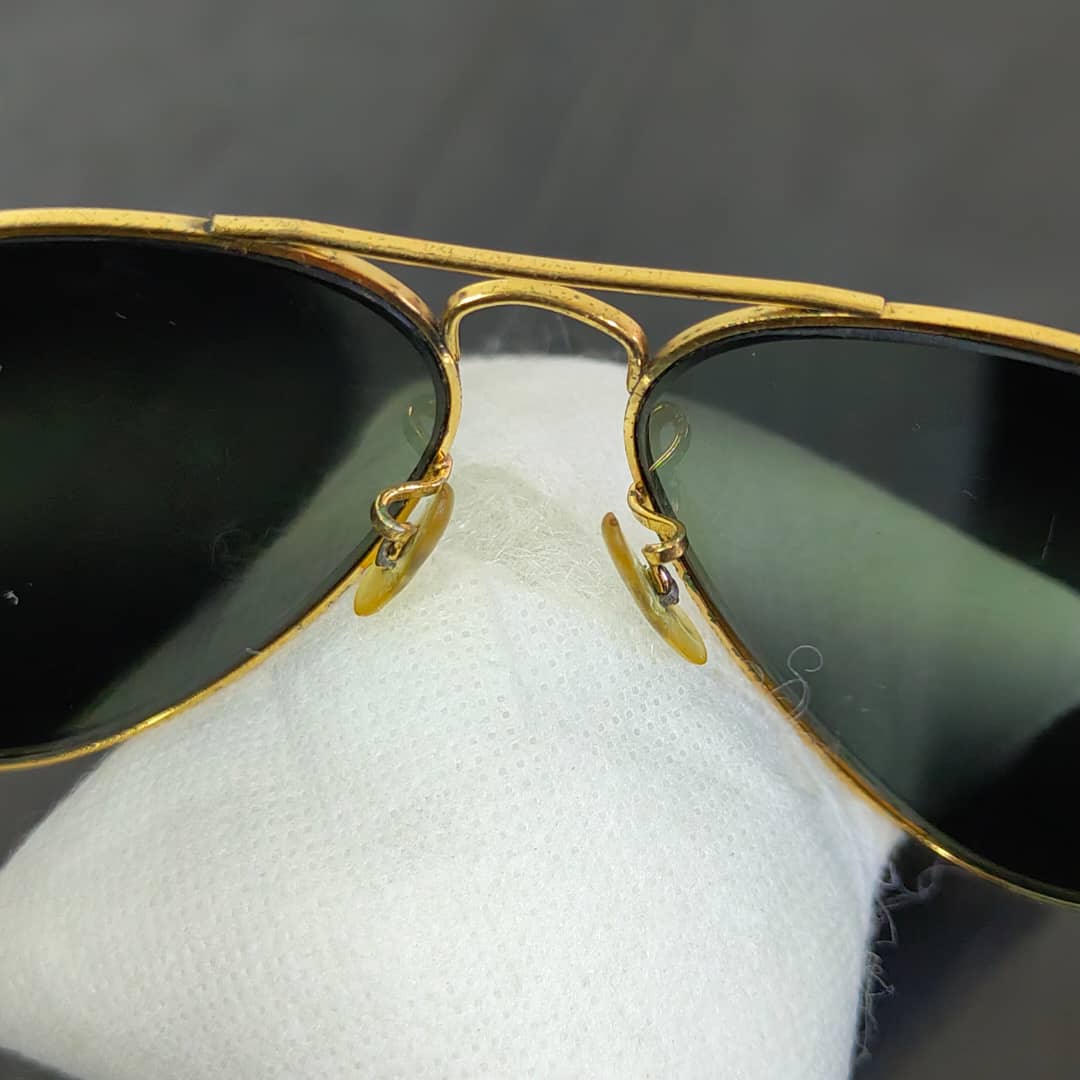 Lunette ray ben usa bl miroire rare original/زوج  
ملايين وثمنميةألف 
58/14
Prix 28000