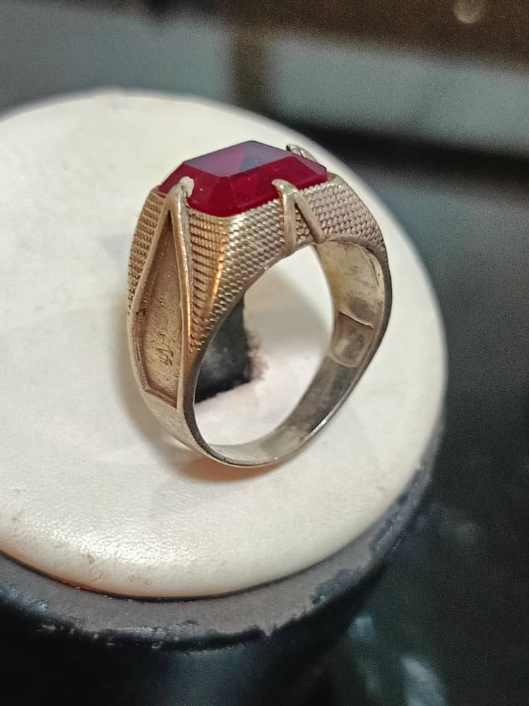 خاتم فضة بحجر ياقوت