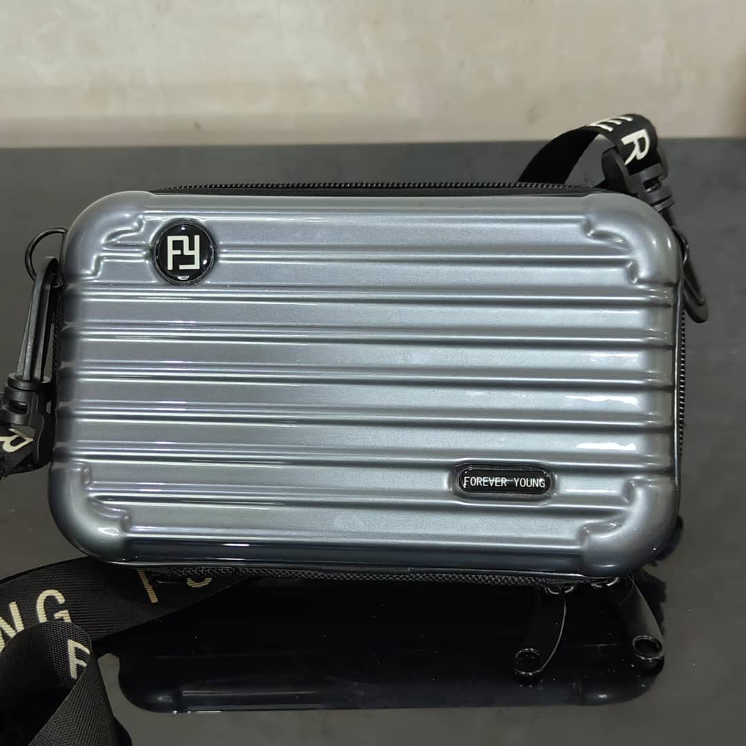 Sac forever Young femme original 
17/10cm
Prix 5500
