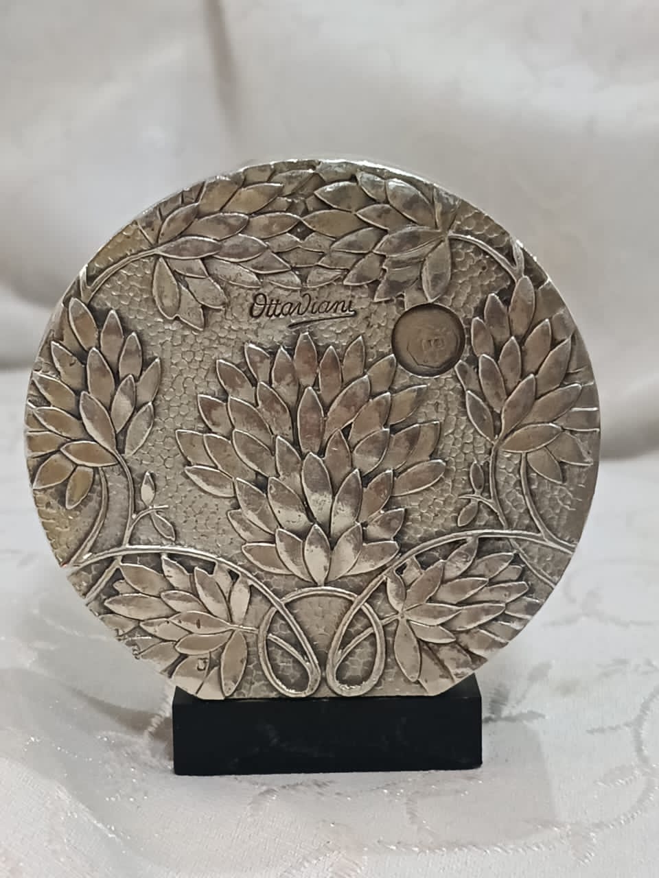 ساعة تحفة من الفضة