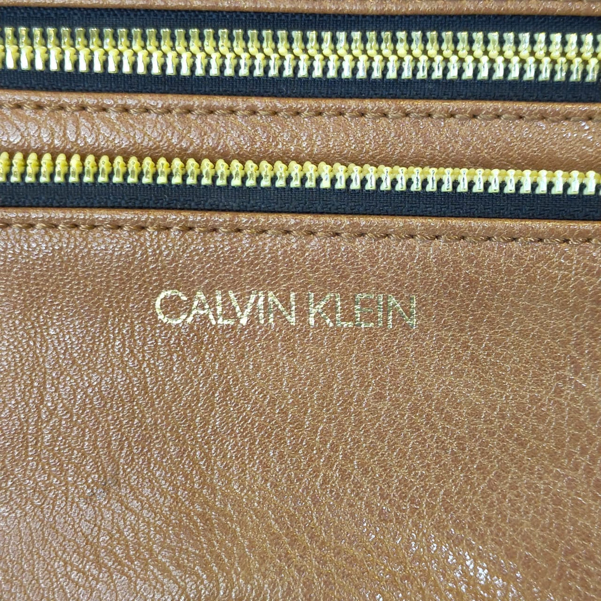 Sac Calvin Klein femme original 
26/24cm
Prix 10000