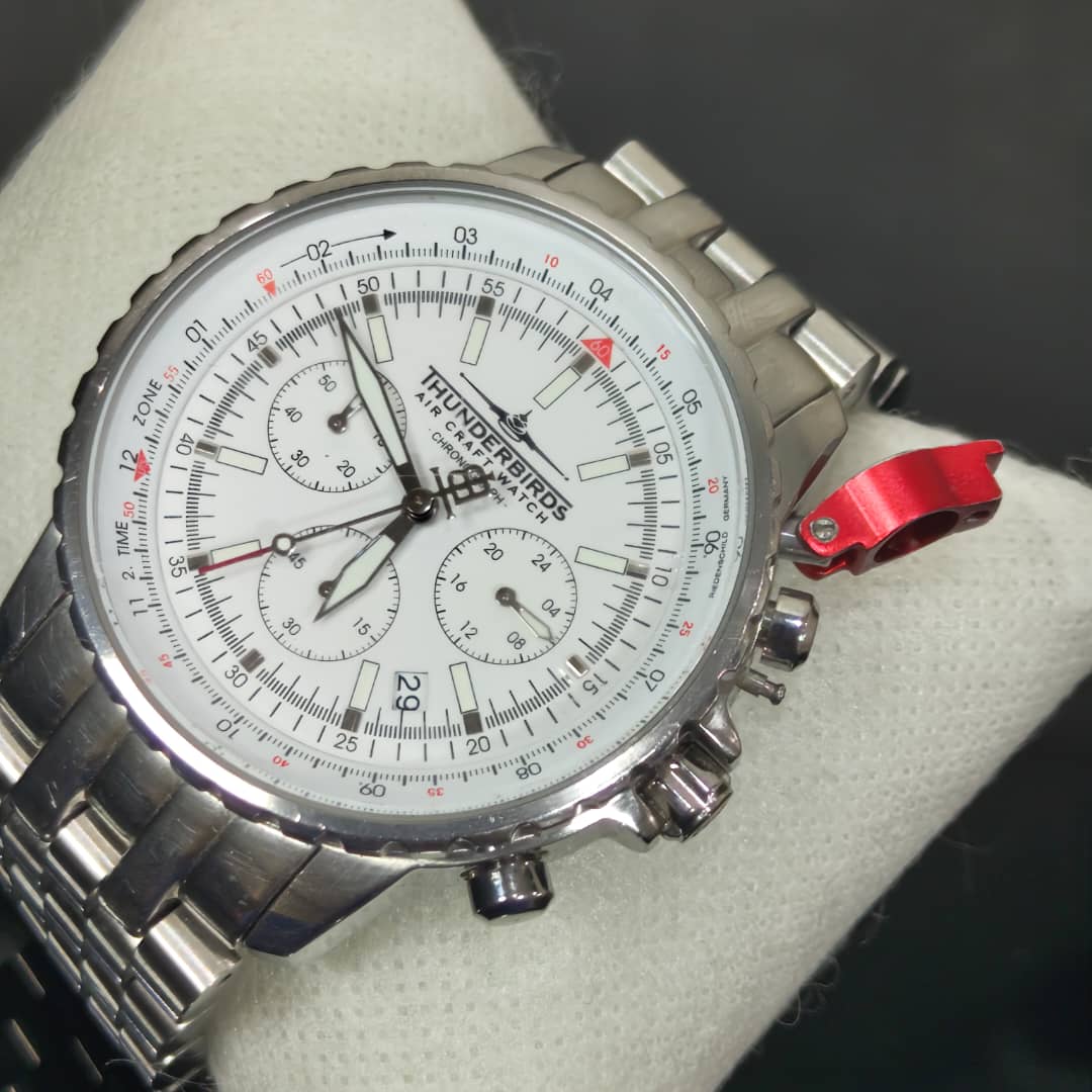 Montre Thunderbirds air craft watch chronograph quartz original/ثلاثة ملايين 
40mm
Prix 30000