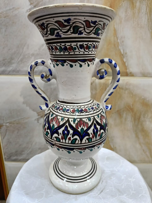 Ancien vase Porcelaine.      34cm/16cm