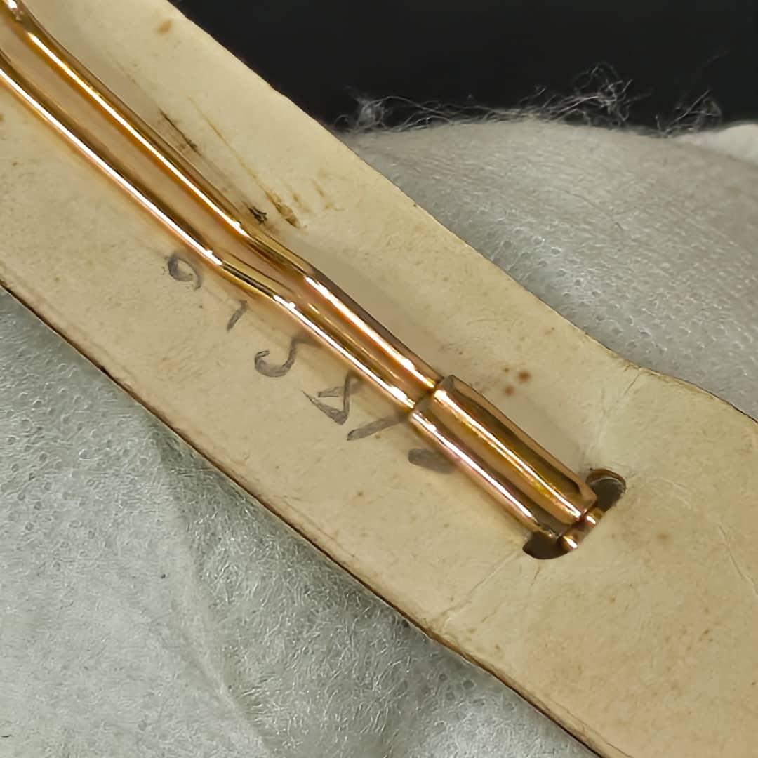 بروش ربطة عنق بلاكي فرنسي بحجر أمتيست
طول 6cm
Prix 8500