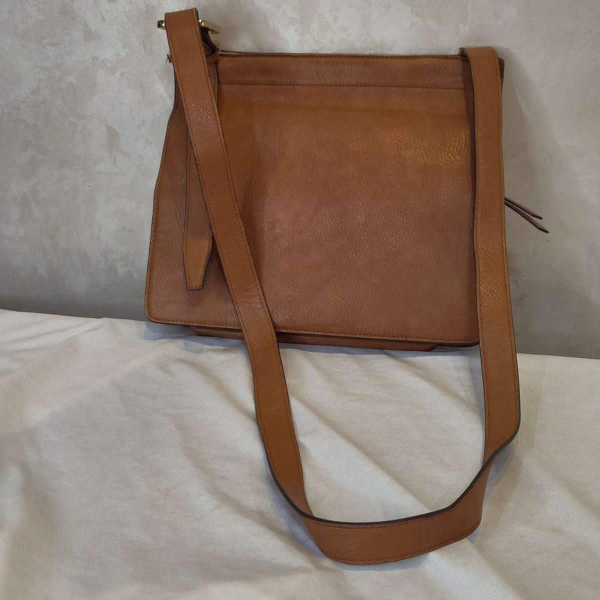 Sac Calvin Klein femme original 
26/24cm
Prix 10000