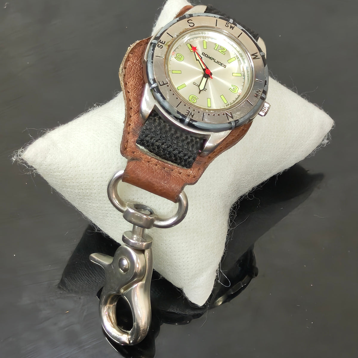 Montre port clé Quartz original 
40mm