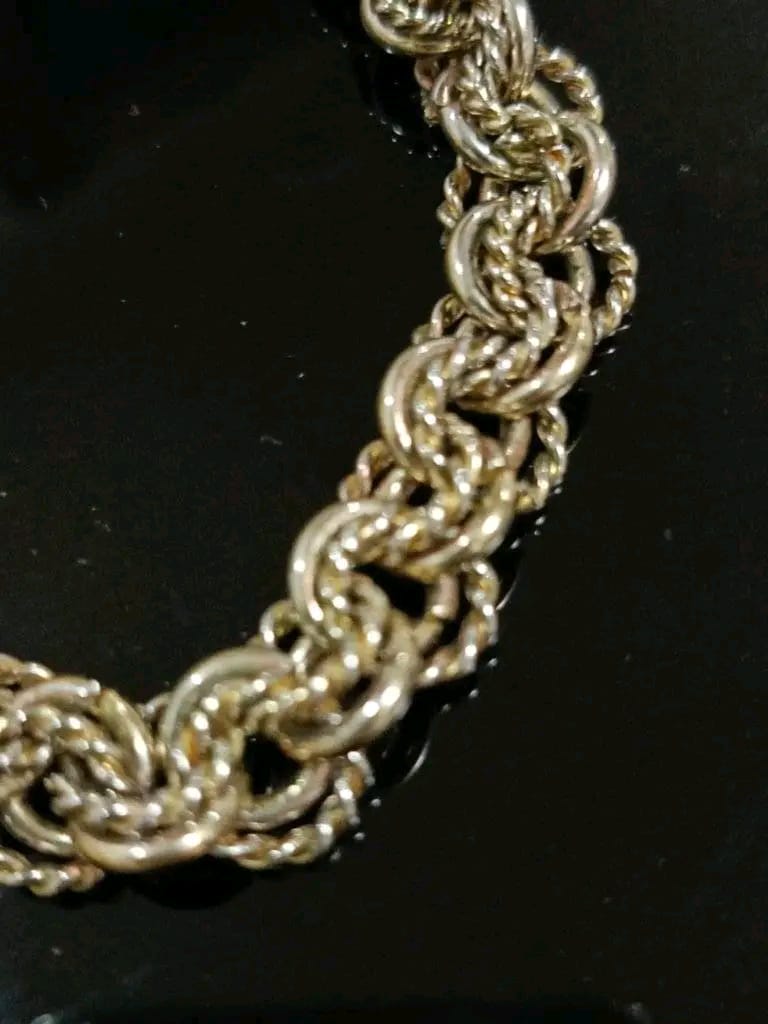 سلسلة معدنية طولها 20cm