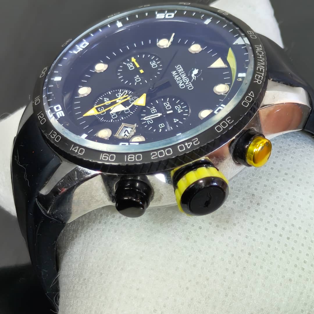 Montre strumento Marino chronographe Quartz original/ زوج ملايين ونصف 
40mm
Prix 25000