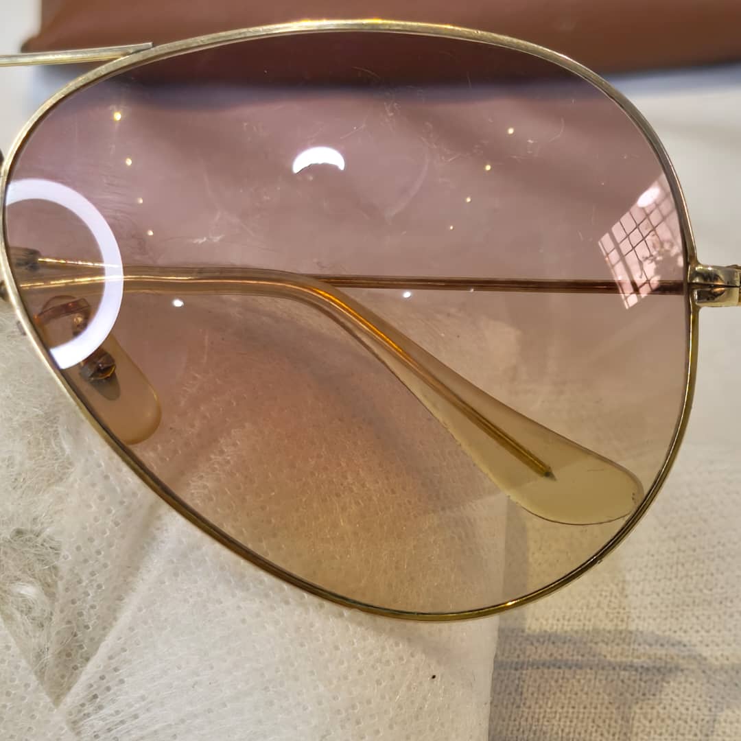 Lunette ray ben usa bl 4cison dégradé or /10k
T62
Prix 55000