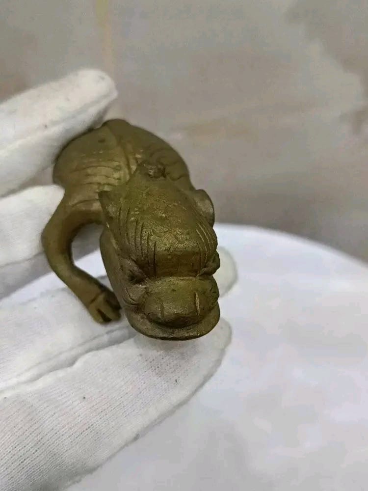 تحفة من برونز ديكور طولها 12cm