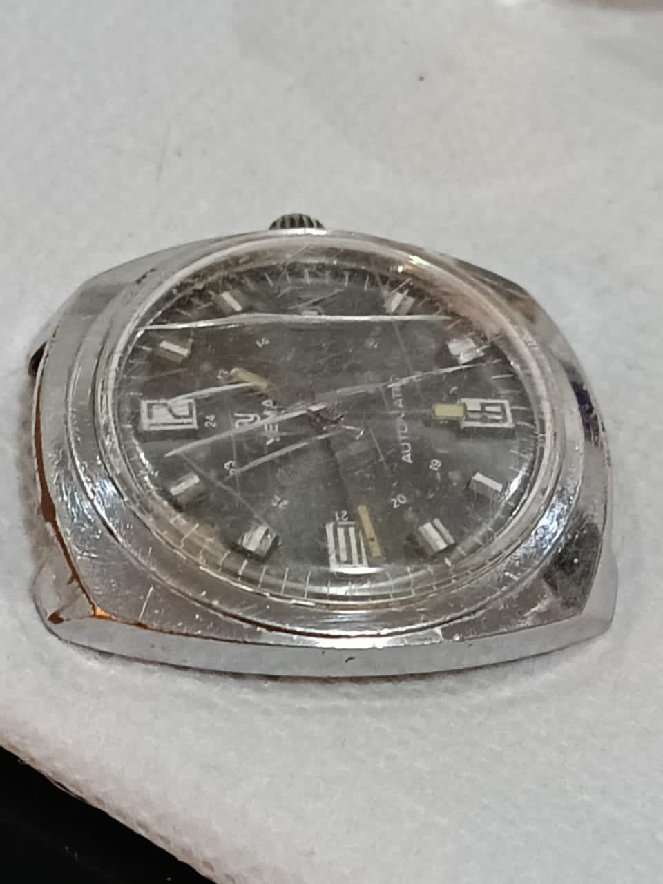 Montre yema automatique 
عاطلة