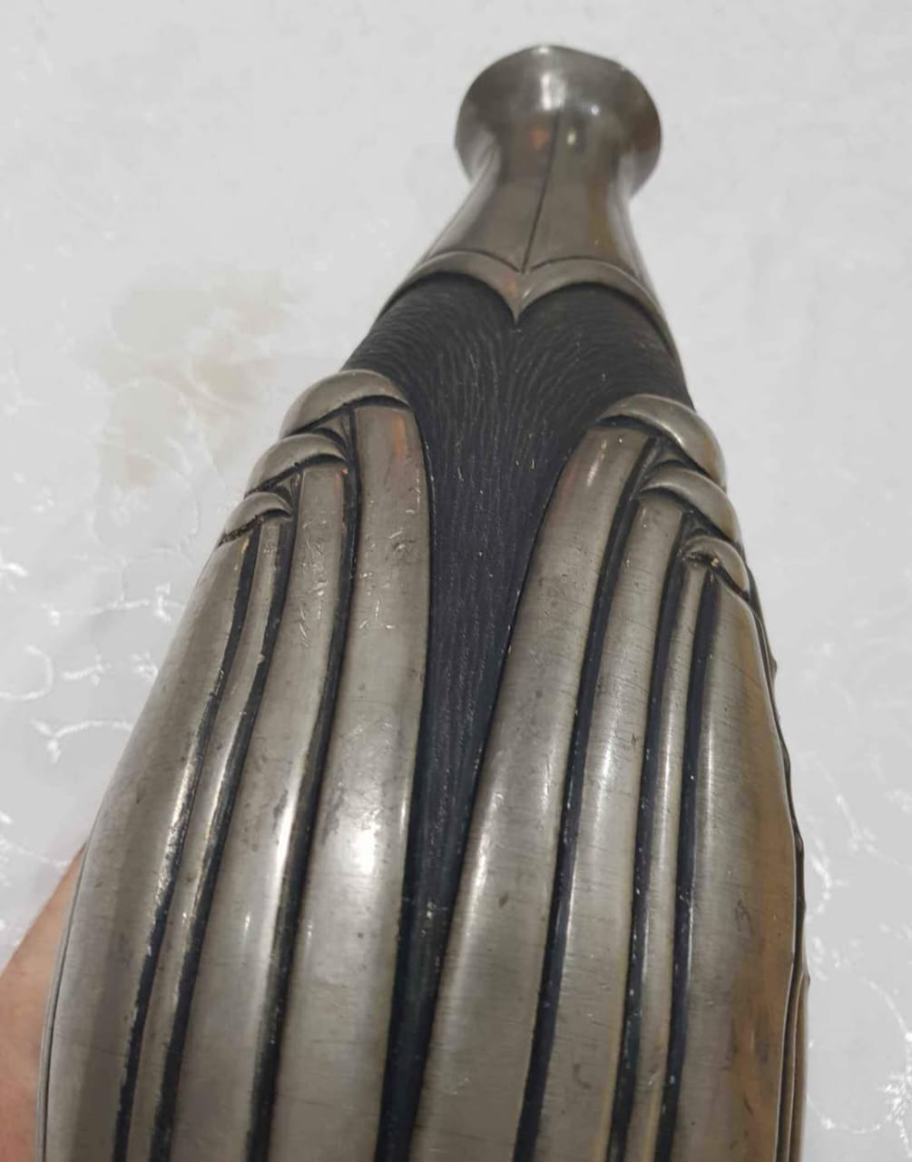 Vase signé Acier 30cm