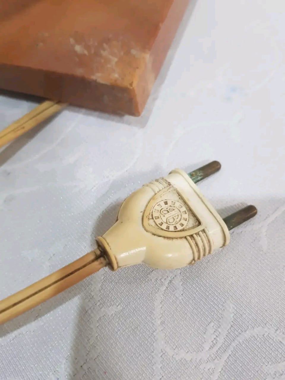 فيوزة قديمة من نحاس ورخام
25cm/20cm