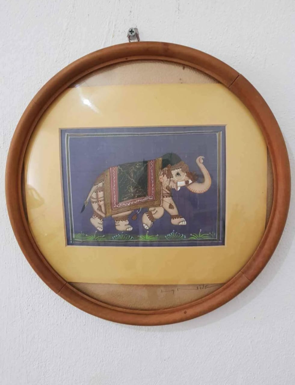 تحفة اصلية قطرها 24cm