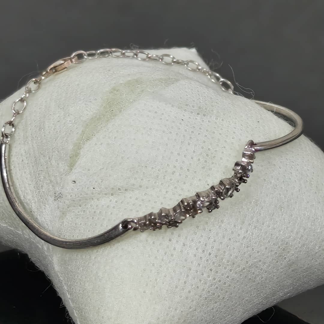 سوار نسائي فضة 
طول 16cm
Prix 6000