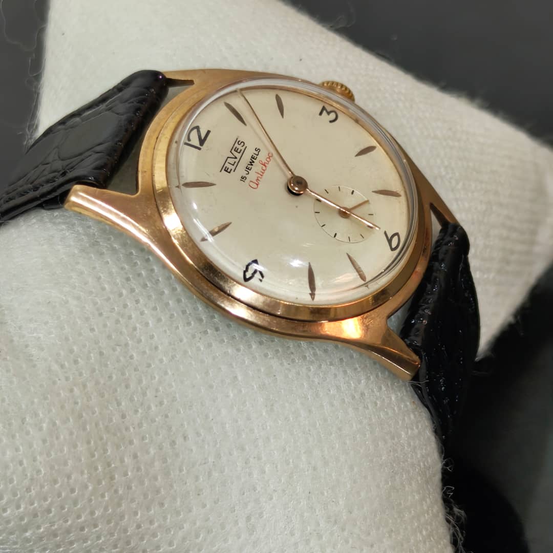 Montre élèves mécanique vintage original 
36mm
Prix 15000