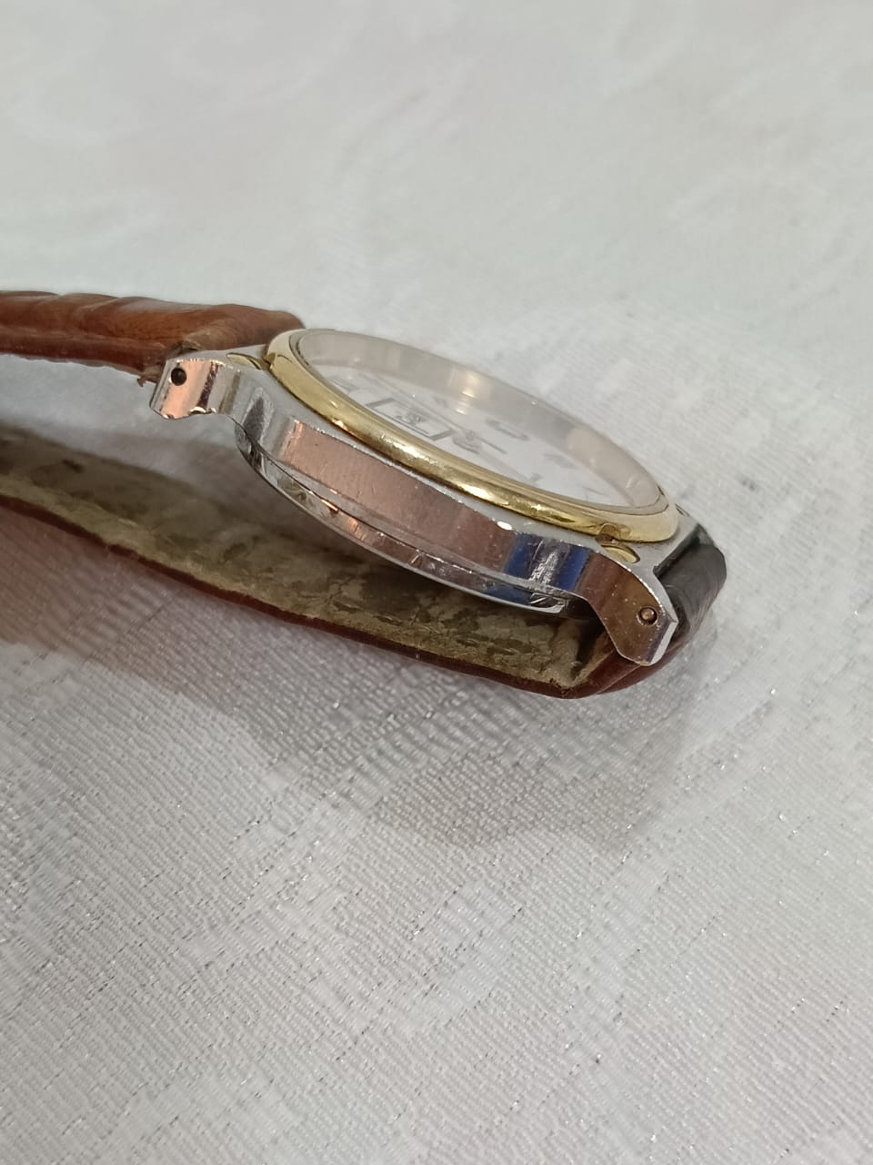 Montre plaqué or بيلة