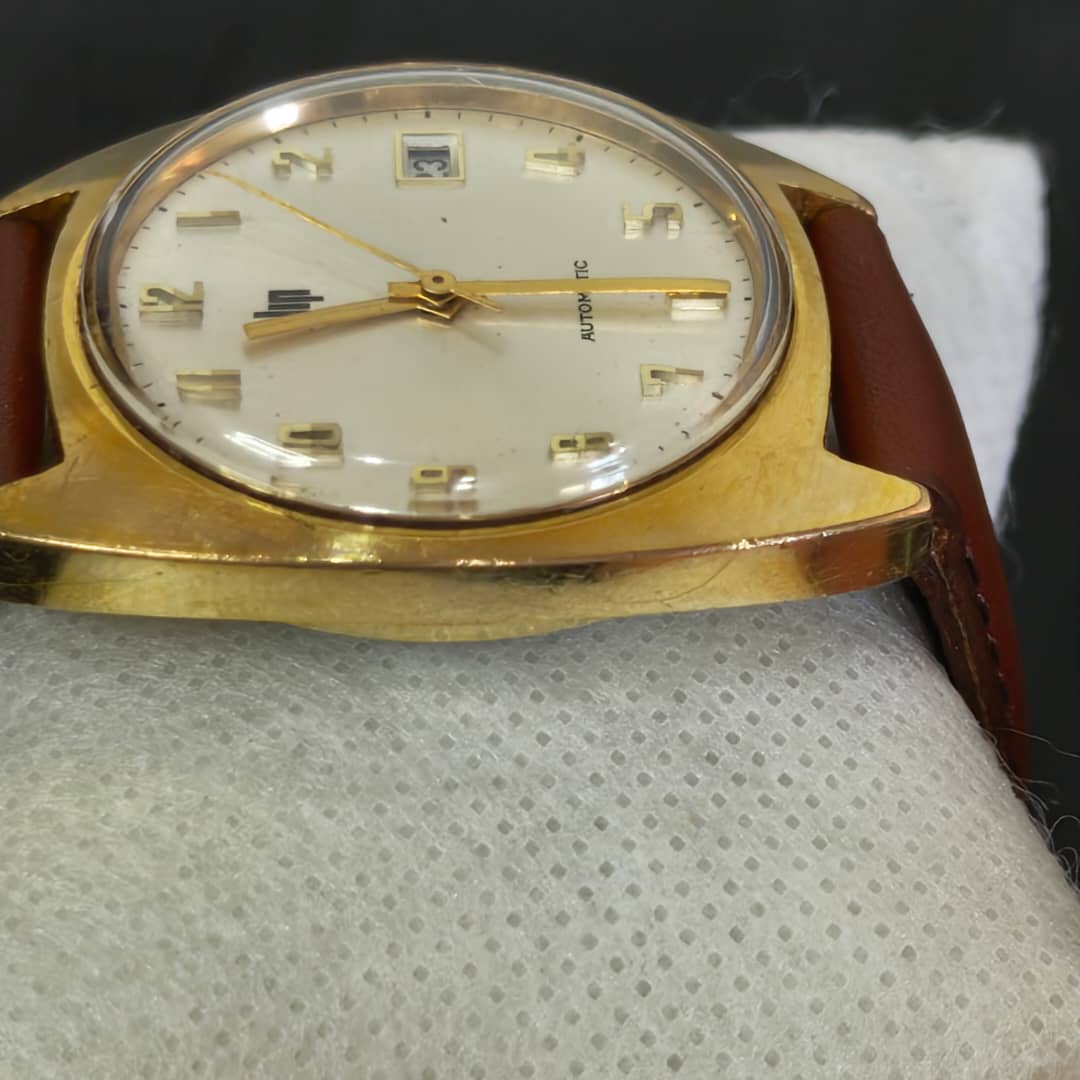 Montre lip automatique original/زوج ملايين ونصف 
38mm
Prix 25000
