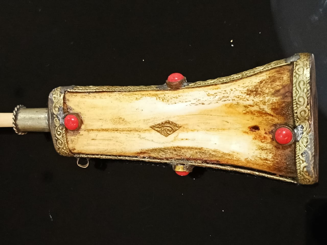 قارورة من عااج ومرجان طولها 20cm