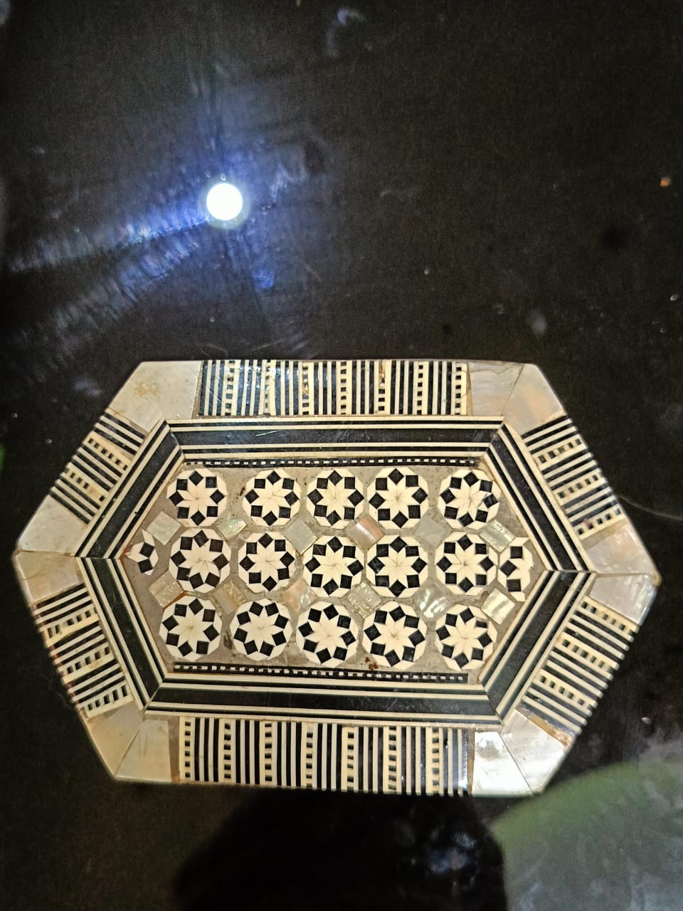 صندوق مجوهرات مرصع بالصدف
13cm/7cm