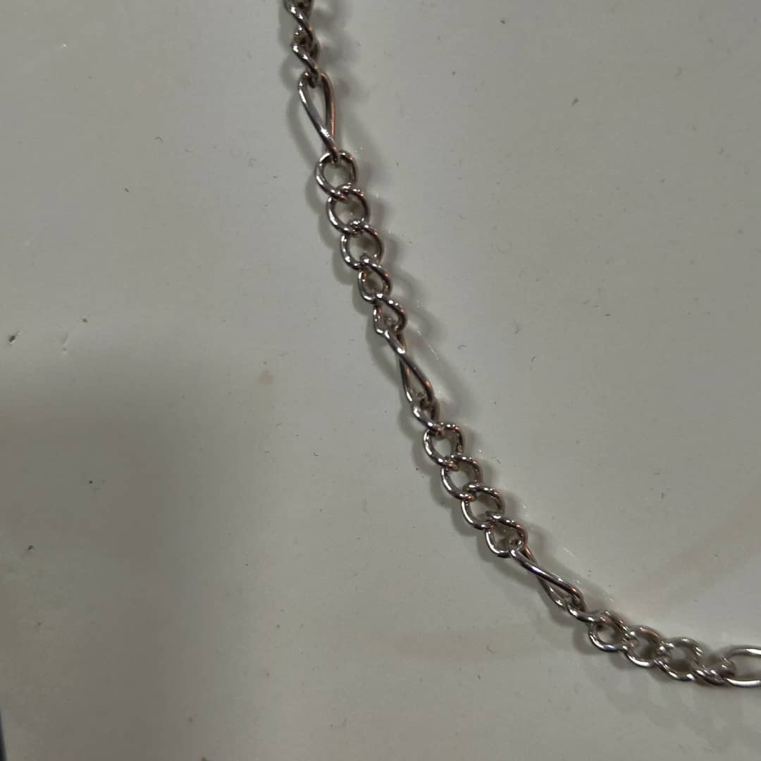سلسلة معدن
طول مغلق 22cm