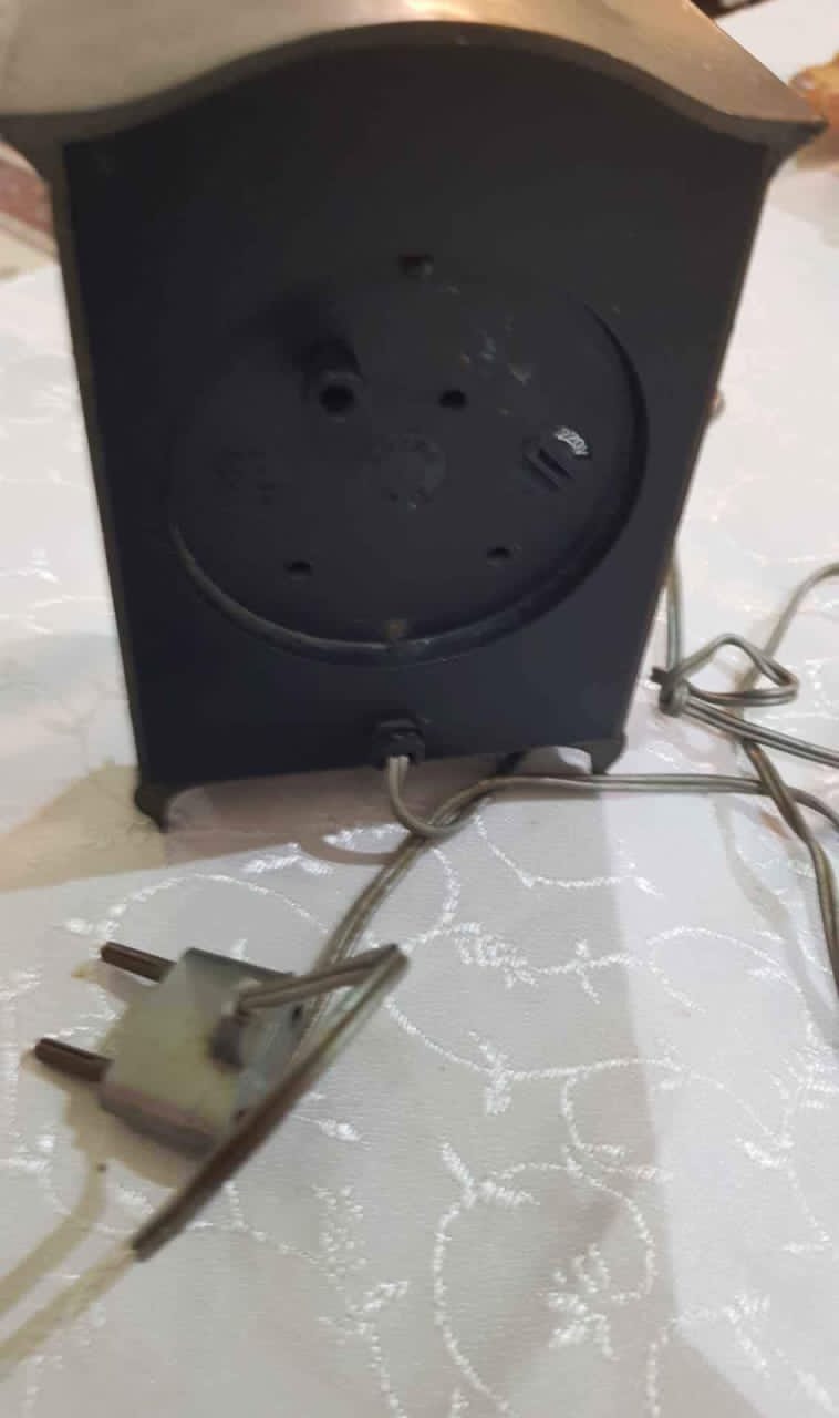 منبه قديم يعمل بالكهرباء220v