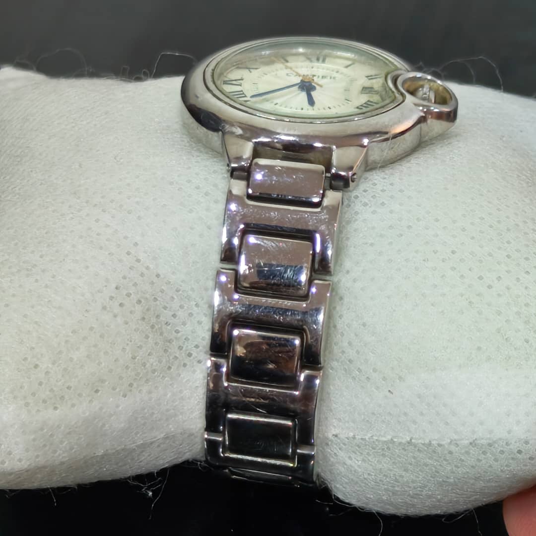 Montre cartier femme quartz/مليون ومتين
سعر 12000
