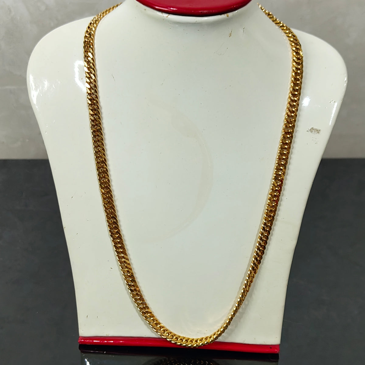 سلسلة بلاكي فرنسي حر 
طول 28cm
Prix 15000