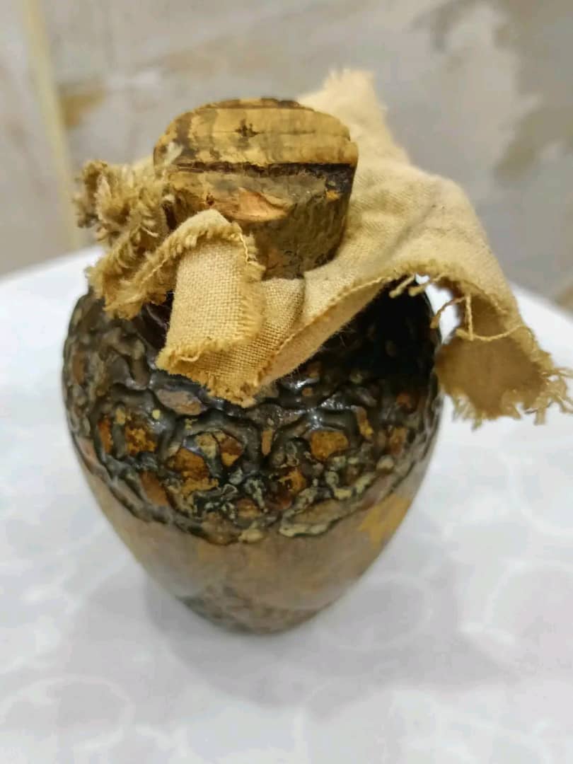قارورة خشب قديمة طولها 14cm