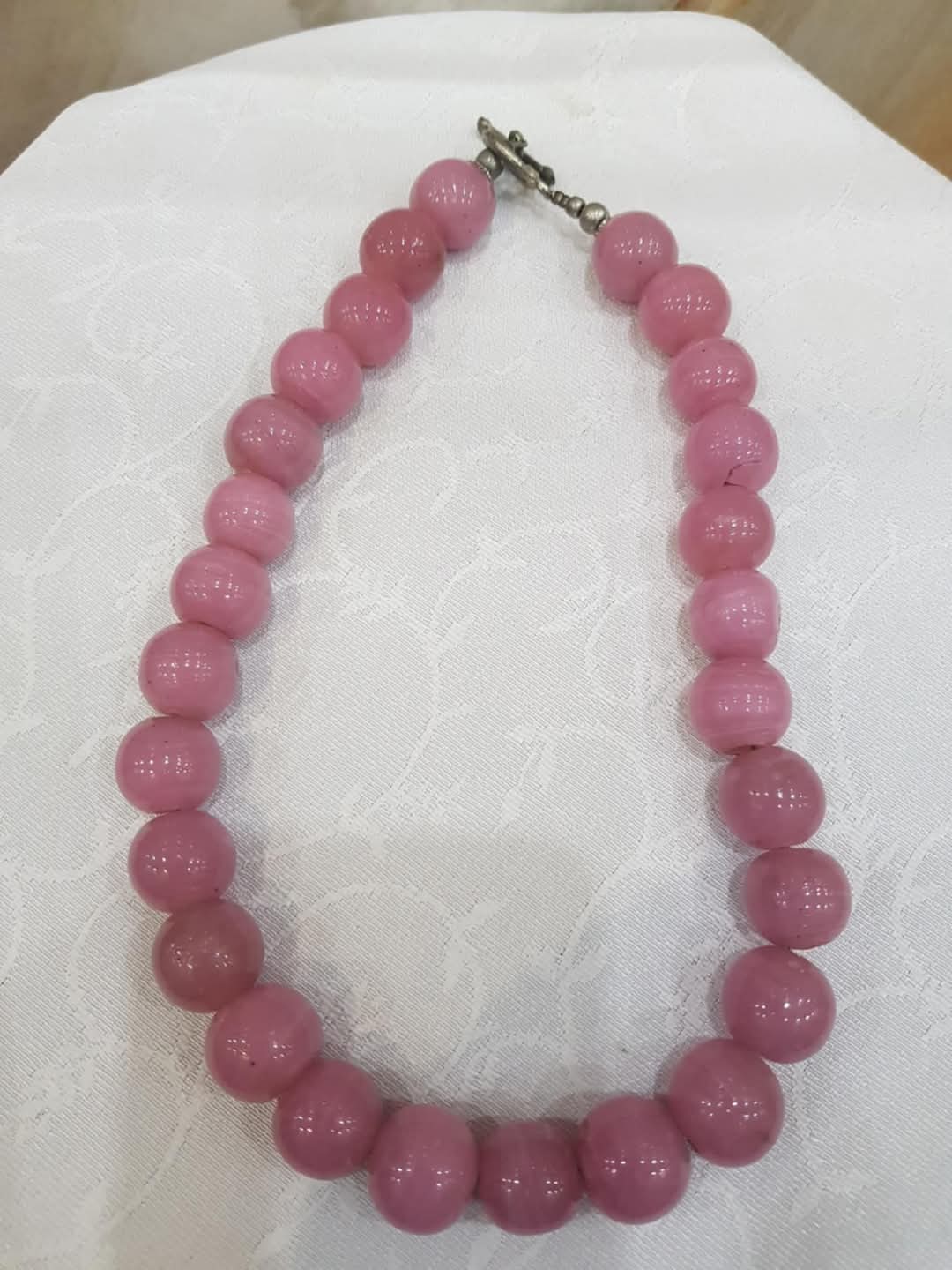 عقد من عقيق وردي طوله 22cm