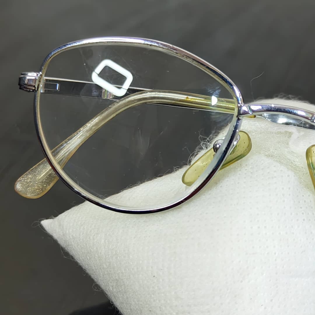 Cadre du lunette femme original 
50/17
Prix 5500