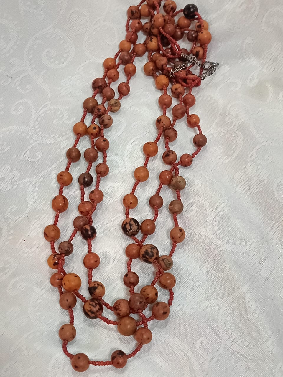عقد ثلاثي طويل من العود الفواح